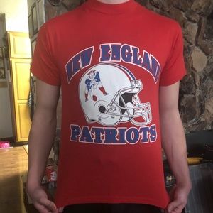 True vintage NE patriots graphic T